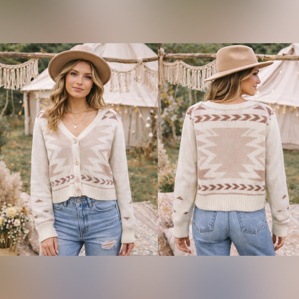 Jessica Simpson Cropped Aztec Cardigan Small Cream Boho Western Soft Fuzzy Knit